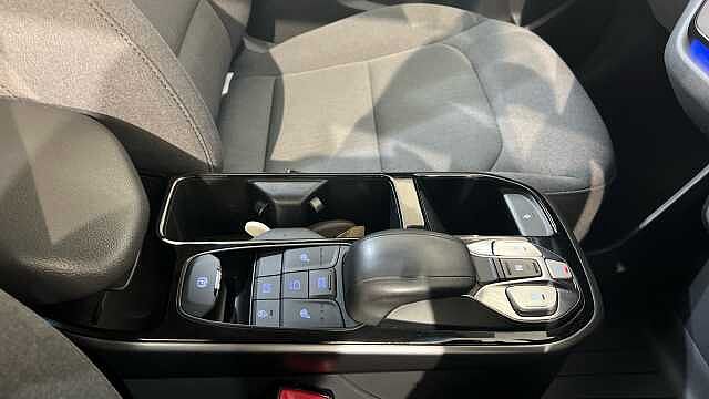 Hyundai Ioniq IONIQ 100kW Premium 38kWh 5dr Auto