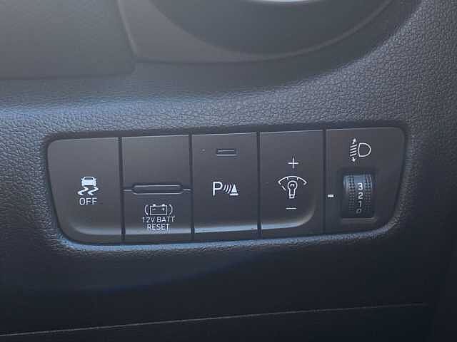 Hyundai KONA HYBRID 1.6 h-GDi Premium SUV 5dr Petrol Hybrid DCT Euro 6 (s/s) (141 ps) Red