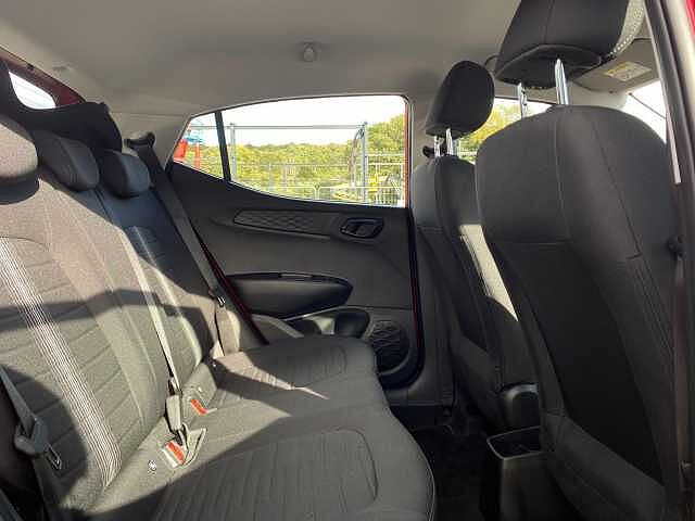 Hyundai I10 1.0 SE Connect Hatchback 5dr Petrol Manual Euro 6 (s/s) (67 ps) Red