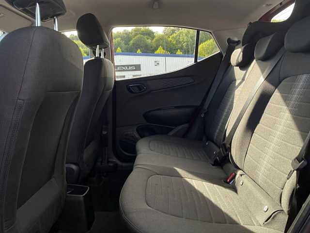 Hyundai I10 1.0 SE Connect Hatchback 5dr Petrol Manual Euro 6 (s/s) (67 ps) Red