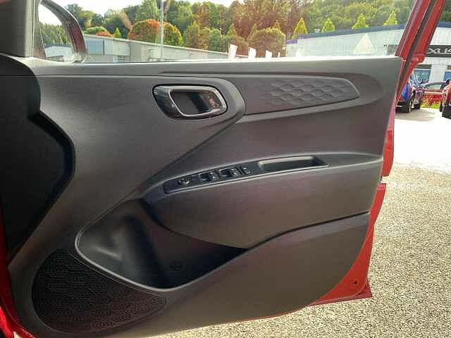 Hyundai I10 1.0 SE Connect Hatchback 5dr Petrol Manual Euro 6 (s/s) (67 ps) Red