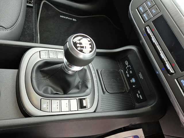 Hyundai KONA 1.0T 100 Ultimate 5dr Black