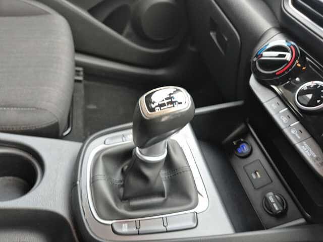 Hyundai KONA 1.0 TGDi 48V MHEV SE Connect 5dr Red