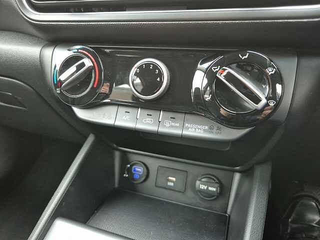 Hyundai KONA 1.0 TGDi 48V MHEV SE Connect 5dr Red