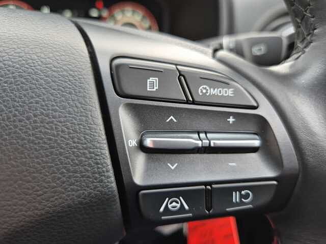 Hyundai KONA 1.0 TGDi 48V MHEV SE Connect 5dr Red