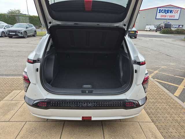 Hyundai KONA E (218ps) Ultimate White