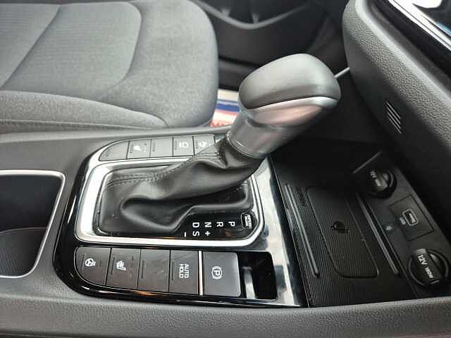 Hyundai IONIQ 1.6 GDi Hybrid Premium 5dr DCT Red