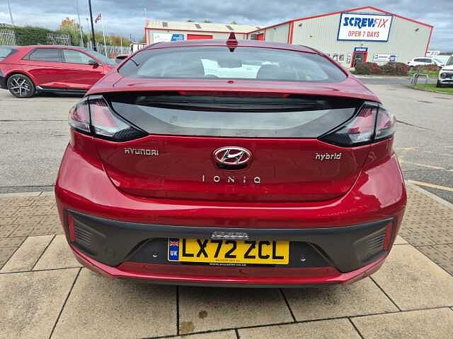 Hyundai IONIQ 1.6 GDi Hybrid Premium 5dr DCT Red