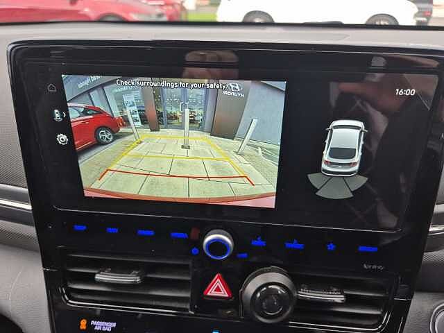 Hyundai IONIQ 1.6 GDi Hybrid Premium 5dr DCT Red