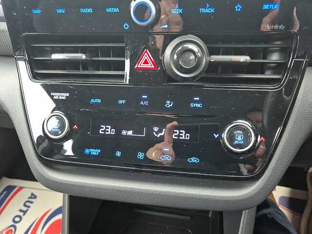 Hyundai IONIQ 1.6 GDi Hybrid Premium 5dr DCT Red