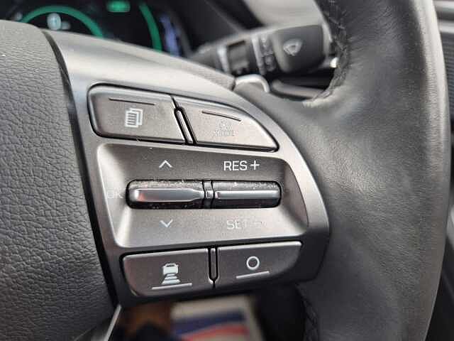 Hyundai IONIQ 1.6 GDi Hybrid Premium 5dr DCT Red