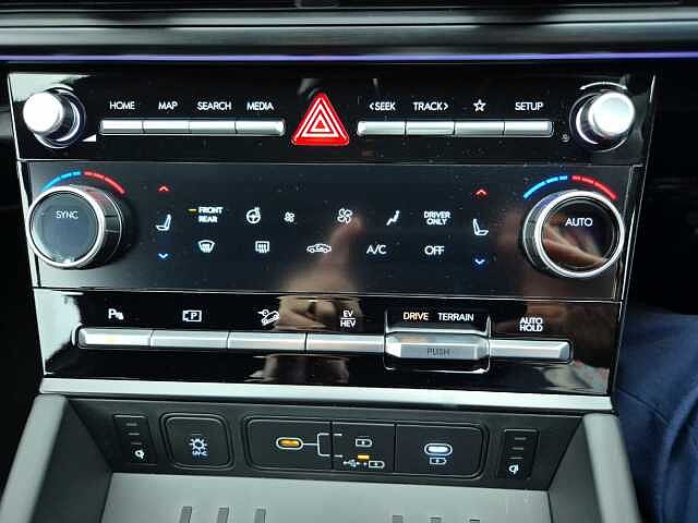 Hyundai SANTA FE 1.6 TGDi Plug-in Hybrid Calligraphy 5dr 4WD Auto Black