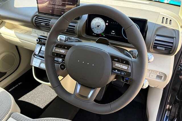 Hyundai INSTER Long Range 49kWh 02 Auto 5dr Black