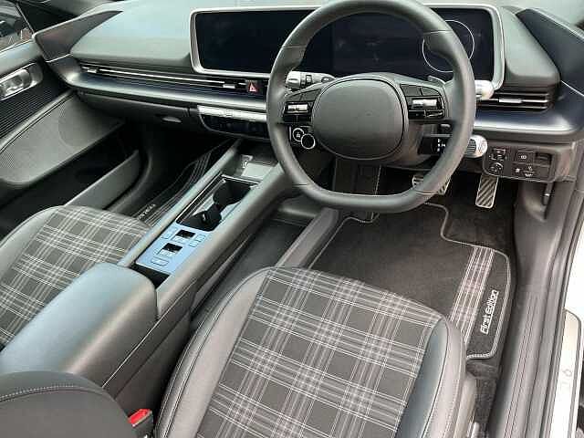 Hyundai IONIQ 6 77.4kWh First Edition Auto AWD 4dr Gold