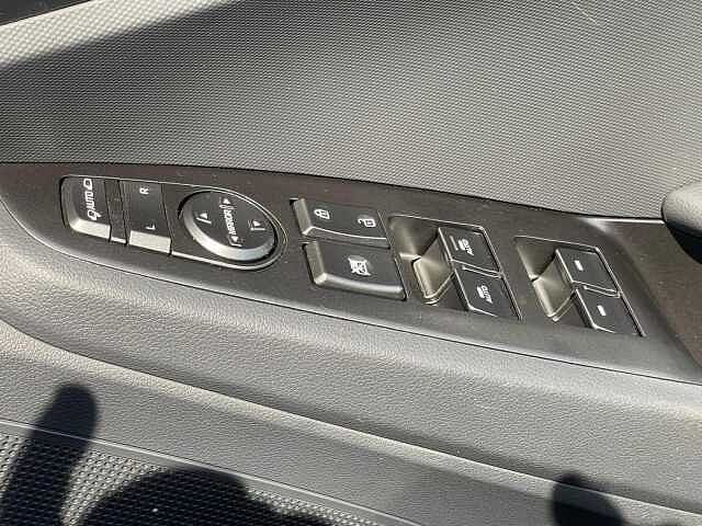Hyundai IONIQ 38.3kWh Premium Auto 5dr
