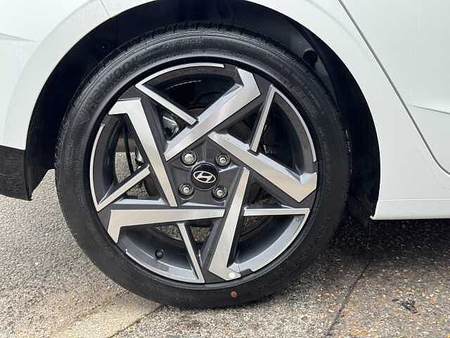 Hyundai I20 1.0T GDi Premium 5dr DCT Atlas White