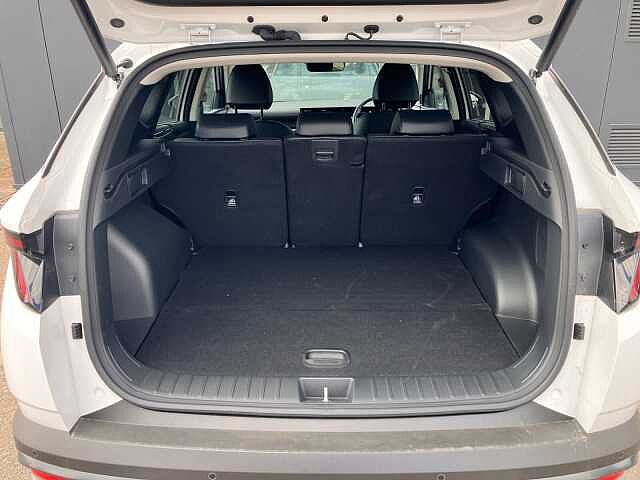 Hyundai TUCSON 1.6T Hybrid Ultimate 5dr Auto Serenity White