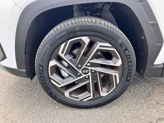 Hyundai TUCSON 1.6T Hybrid Ultimate 5dr Auto Serenity White