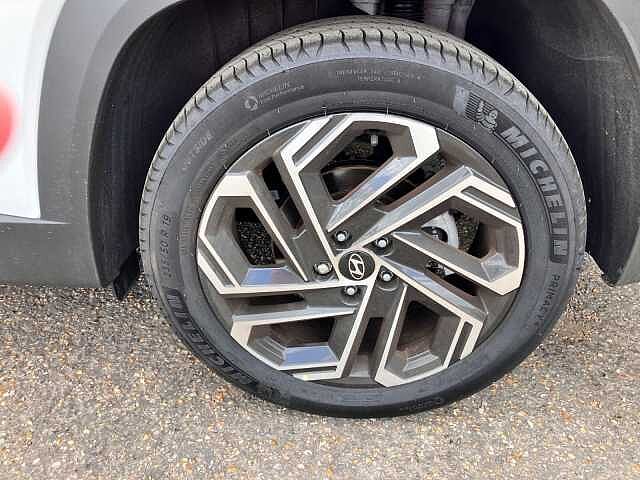 Hyundai TUCSON 1.6T Hybrid Ultimate 5dr Auto Serenity White