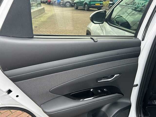 Hyundai TUCSON 1.6T Premium 5dr Atlas White