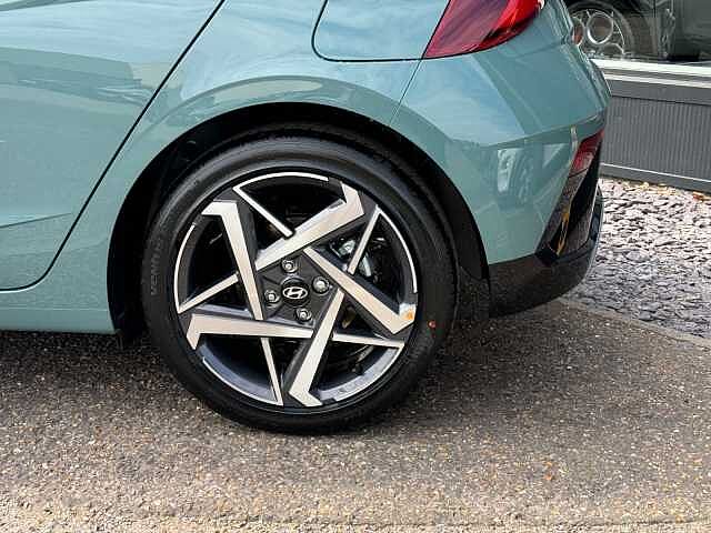 Hyundai I20 1.0T GDi Premium 5dr DCT Mangrove Green