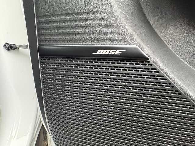 Hyundai SANTA FE 1.6 TGDi Hybrid Calligraphy 5dr Auto Creamy White