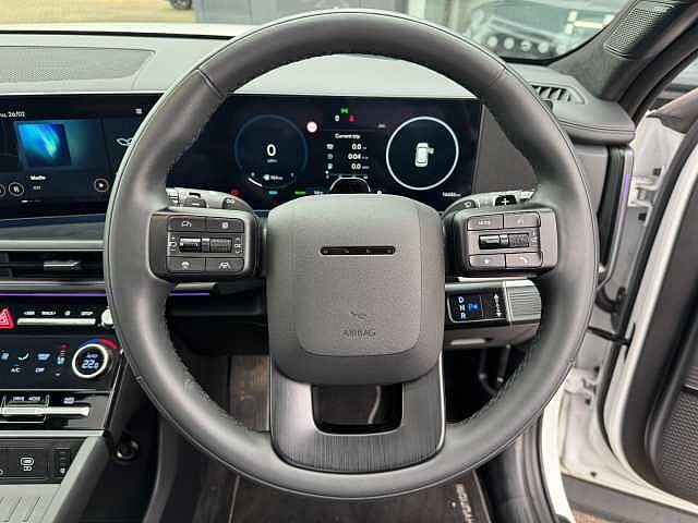 Hyundai SANTA FE 1.6 TGDi Hybrid Calligraphy 5dr Auto Creamy White
