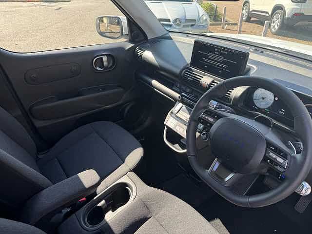 Hyundai INSTER 85kW 02 49kWh 5dr Auto Atlas White