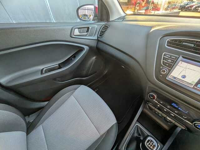 Hyundai i20 1.2 MPi Premium Nav 5dr