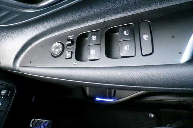 Hyundai BAYON 1.0 T-GDi Premium Euro 6 (s/s) 5dr Red