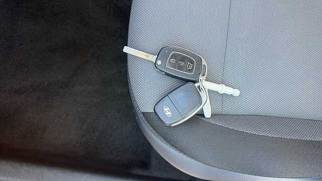 Hyundai i20 1.2 MPi Play 5dr Petrol Hatchback