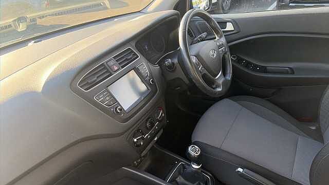 Hyundai i20 1.2 MPi Play 5dr Petrol Hatchback