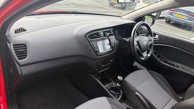 Hyundai i20 1.2 MPi Play 5dr Petrol Hatchback
