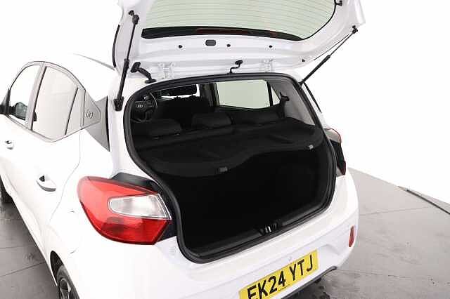 Hyundai I10 1.0 MPi Premium 5dr Auto Hatchback White