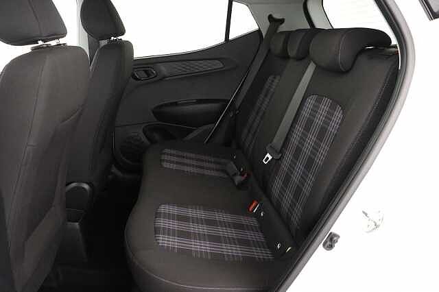 Hyundai I10 1.0 MPi Premium 5dr Auto Hatchback White