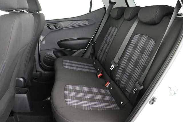 Hyundai I10 1.0 MPi Premium 5dr Auto Hatchback White