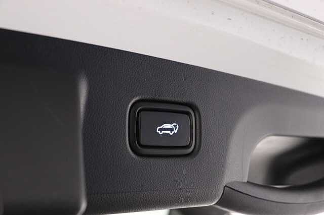 Hyundai TUCSON 1.6T Hybrid Ultimate 5dr Auto Estate White