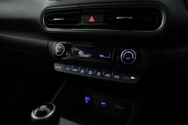 Hyundai KONA 1.6 GDi Hybrid SE Connect 5dr DCT Hatchback Black