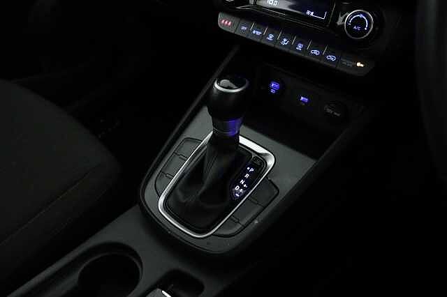 Hyundai KONA 1.6 GDi Hybrid SE Connect 5dr DCT Hatchback Black