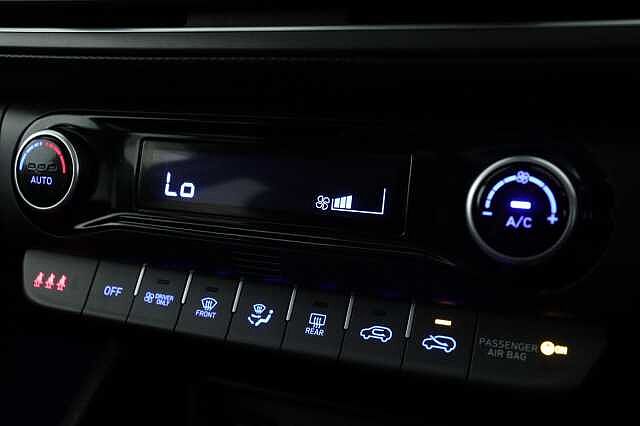 Hyundai KONA 1.6 GDi Hybrid Ultimate 5dr DCT Hatchback Black