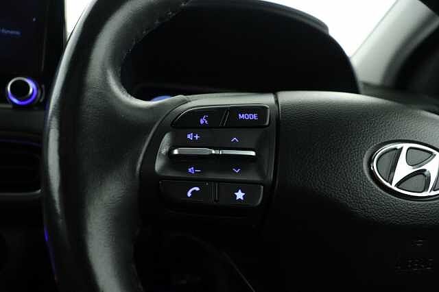 Hyundai KONA 1.6 GDi Hybrid Ultimate 5dr DCT Hatchback Black