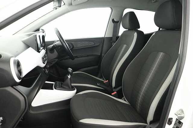 Hyundai I10 1.0 MPi Premium 5dr Special solid - Polar white