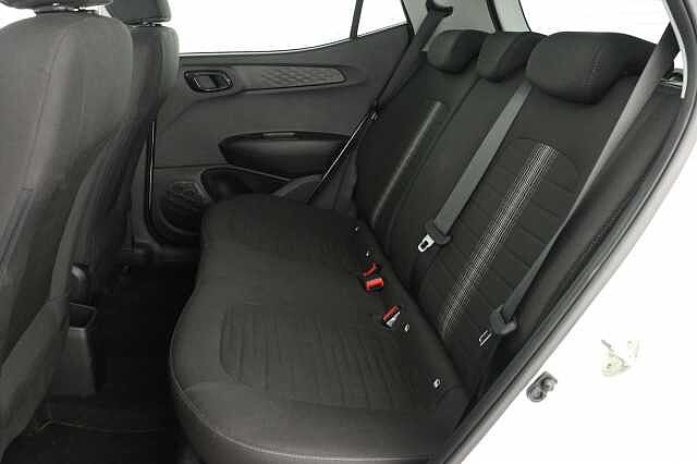 Hyundai I10 1.0 MPi Premium 5dr Special solid - Polar white