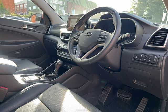 Hyundai TUCSON 2.0 CRDi 48Volt MHEV Premium SE 5dr 4WD DCT Red