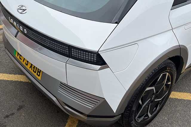 Hyundai IONIQ 5 Premium 77 kWh 5dr Auto White