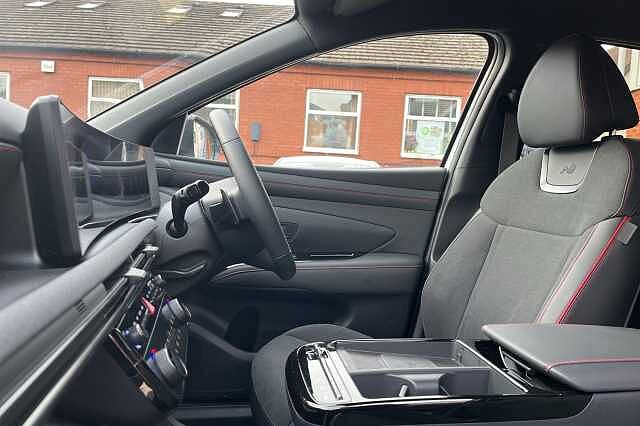 Hyundai TUCSON 1.6T Hybrid N Line 5dr Auto White