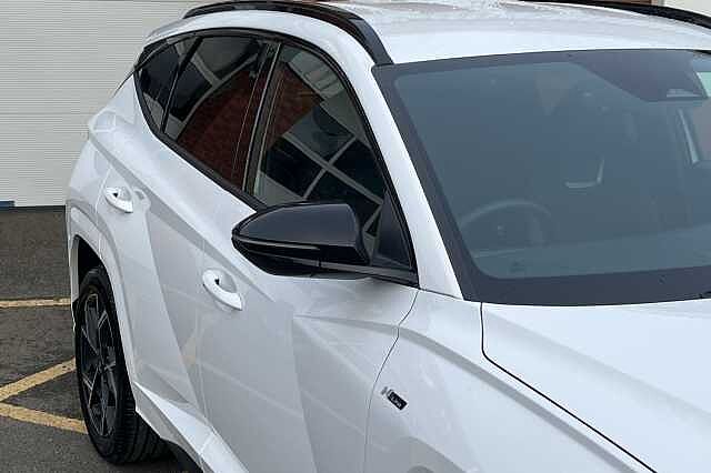 Hyundai TUCSON 1.6T Hybrid N Line 5dr Auto White