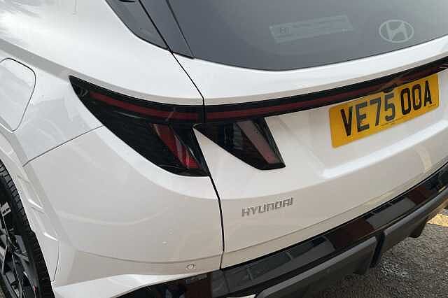 Hyundai TUCSON 1.6T Hybrid N Line 5dr Auto White