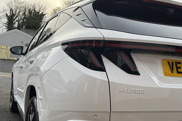 Hyundai TUCSON 1.6T Hybrid N Line 5dr Auto White