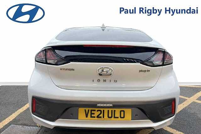 Hyundai IONIQ 1.6 GDi Plug-in Hybrid Premium SE 5dr DCT White